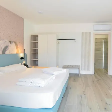 Marina & 4 Stelle S 아파트호텔