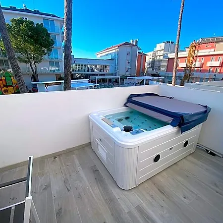 Aparthotel Marina & 4 Stelle S 3*