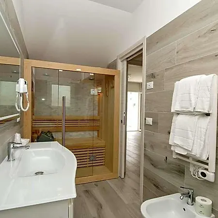 Aparthotel Marina & 4 Stelle S 3*